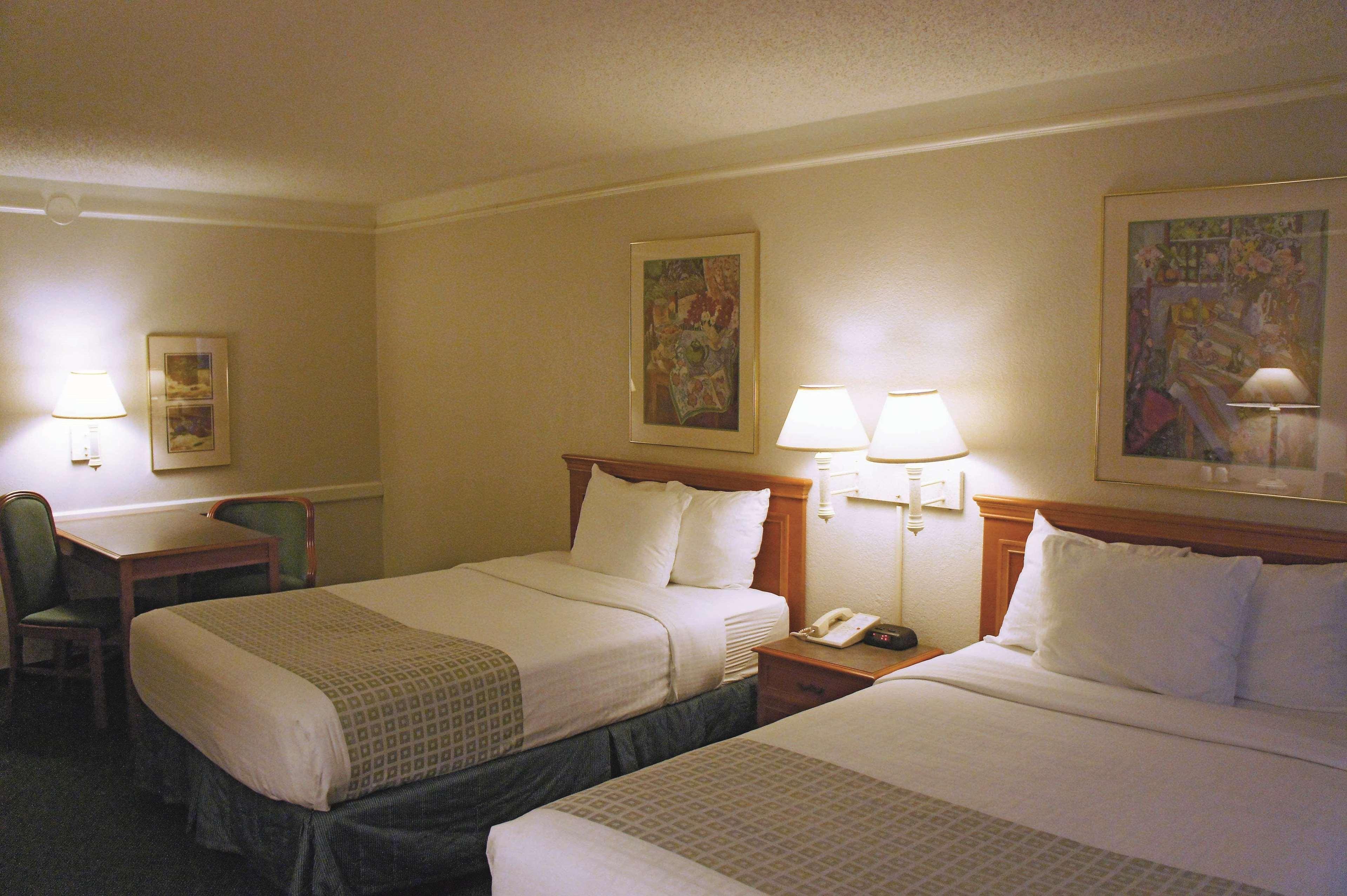 La Quinta Inn By Wyndham Farmington Exteriör bild