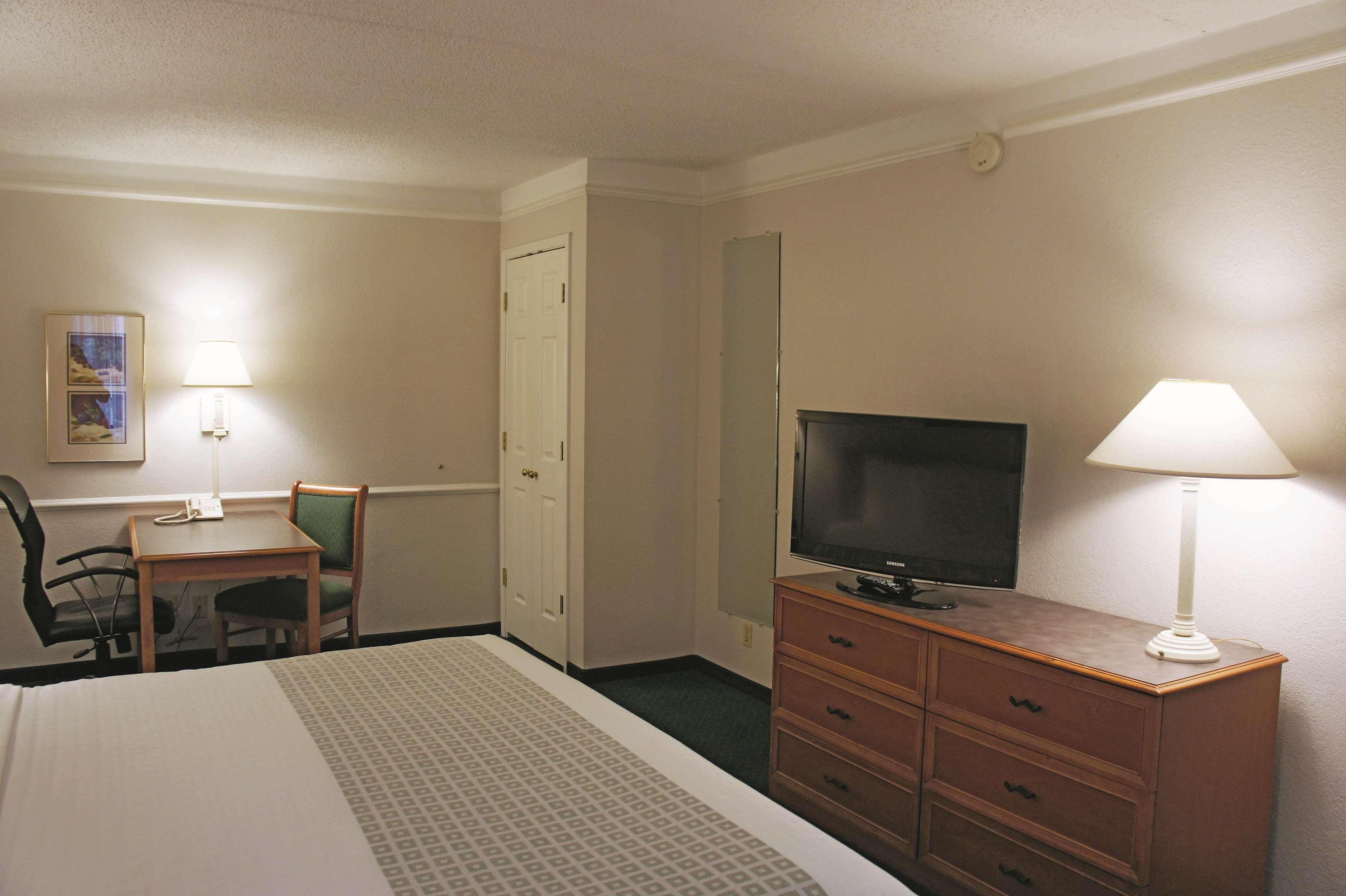 La Quinta Inn By Wyndham Farmington Exteriör bild
