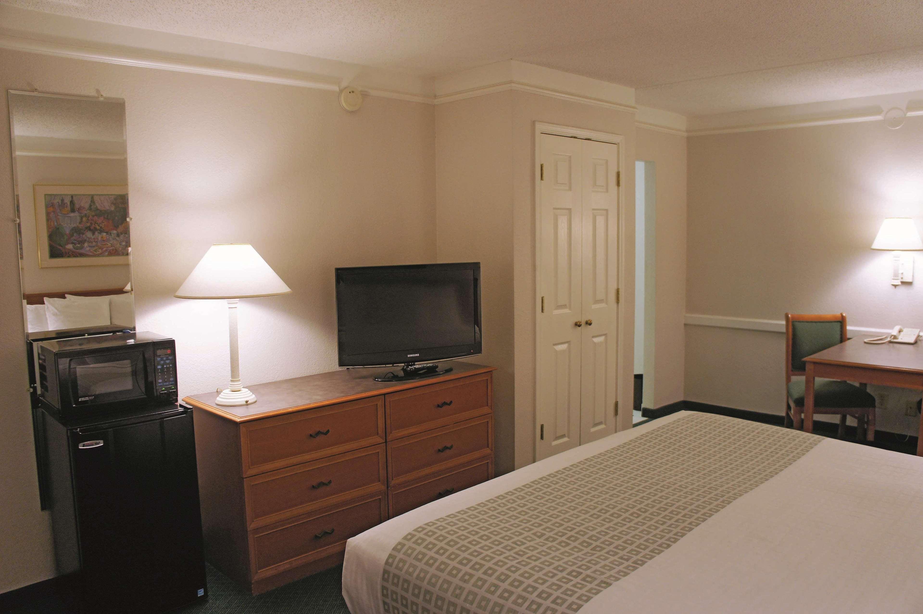 La Quinta Inn By Wyndham Farmington Exteriör bild