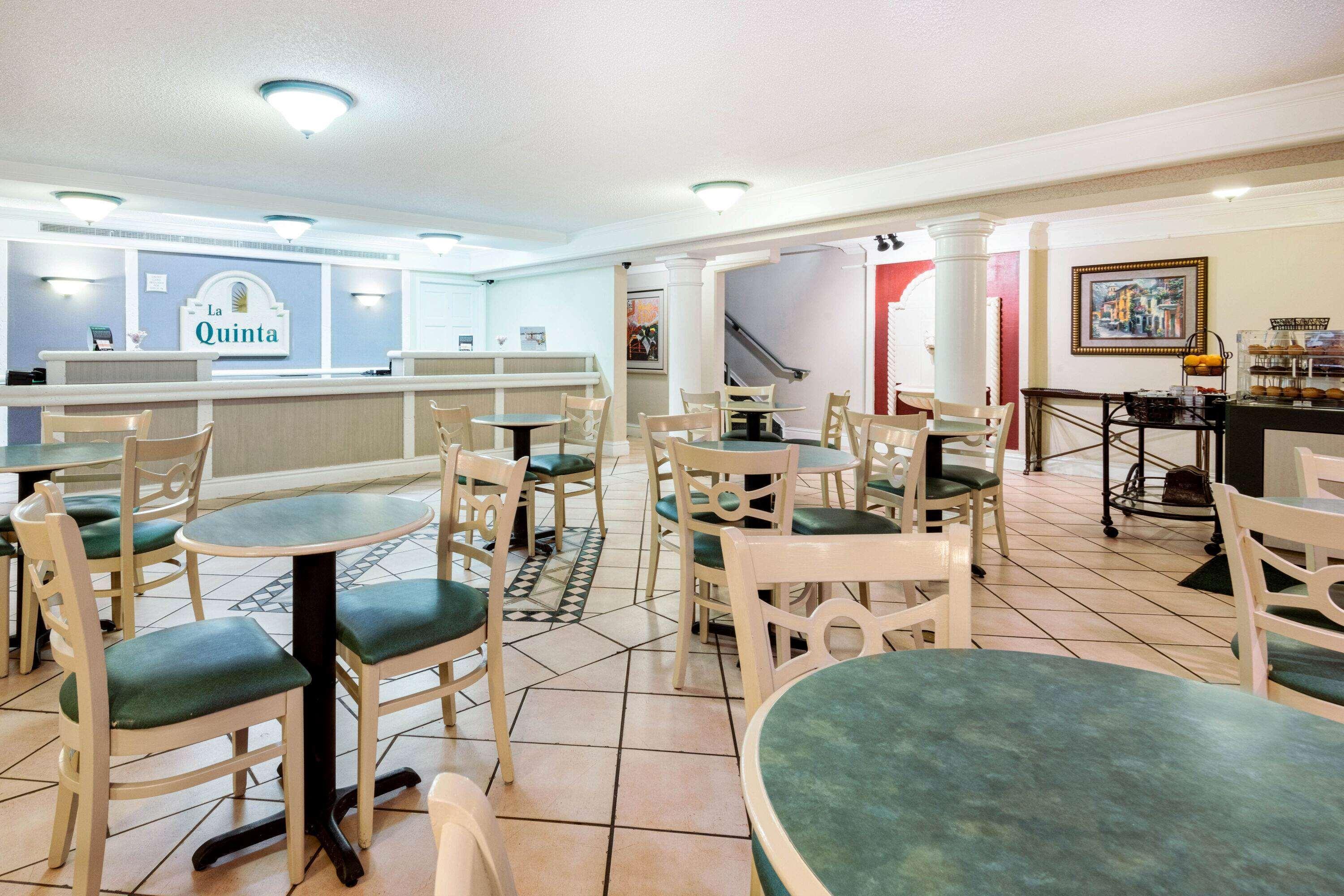 La Quinta Inn By Wyndham Farmington Exteriör bild
