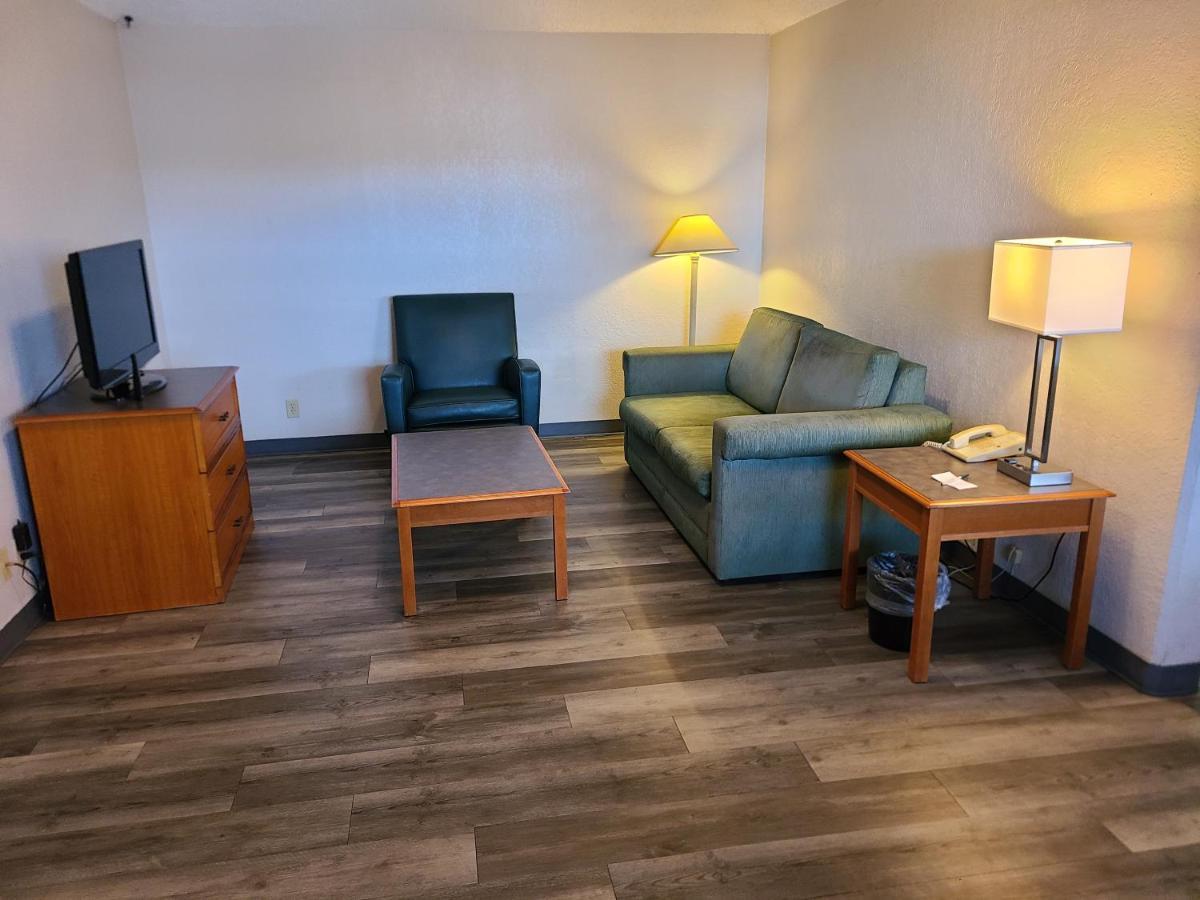 La Quinta Inn By Wyndham Farmington Exteriör bild
